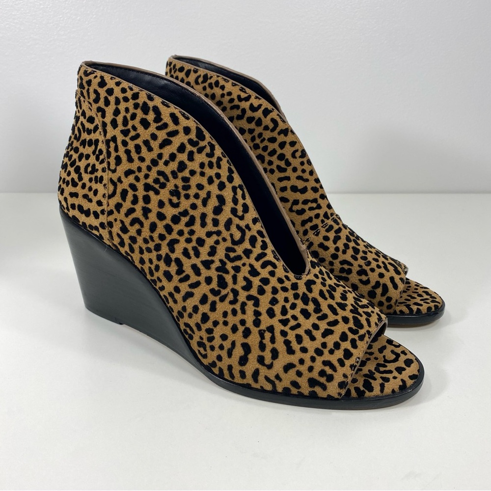 1. State Eren Cheetah Print Tan Suede Leather V Cut Vamp Peep Toe Wedges Heels 9